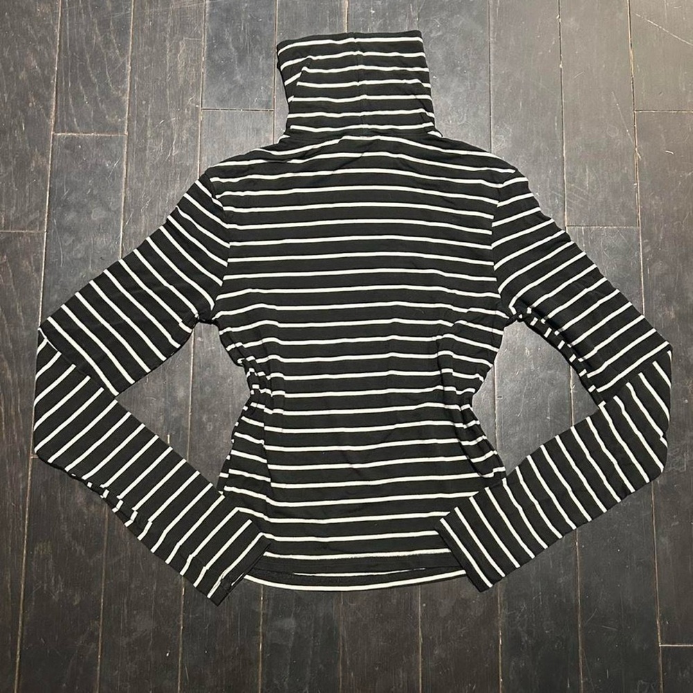 H&M Black and White Striped turtleneck